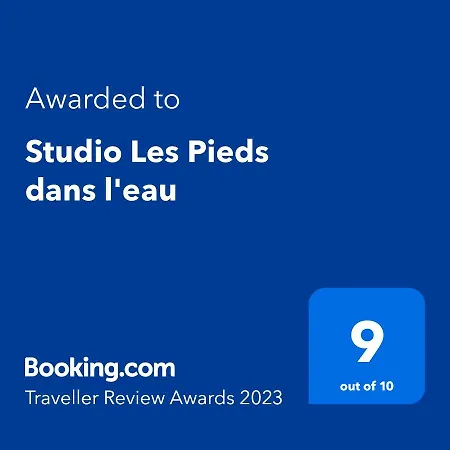 Les Pieds Dans L'eau Apartment