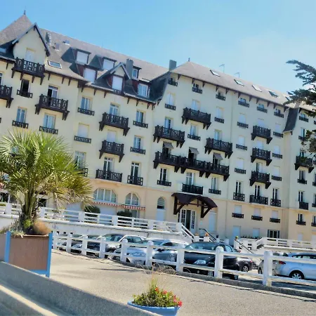 Les Pieds Dans L'eau * Donville-les-Bains