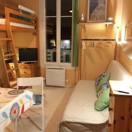 Les Pieds Dans L'eau