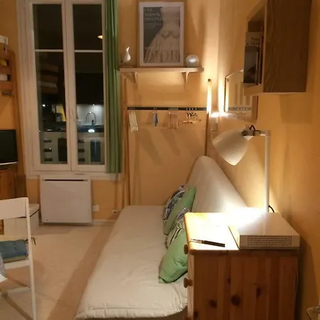 Les Pieds Dans L'eau