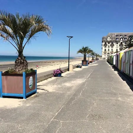Les Pieds Dans L'eau * Donville-les-Bains