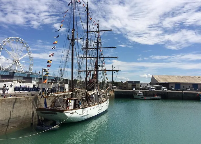 Les Pieds Dans L'eau *