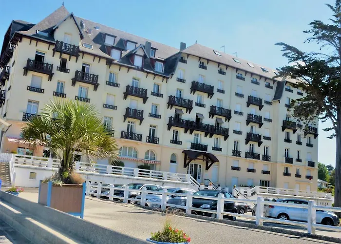 Les Pieds Dans L'eau * Donville-les-Bains