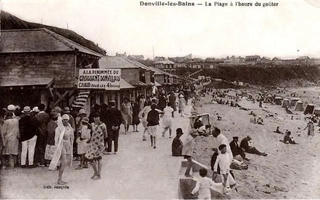 Les Pieds Dans L'eau Apartment *