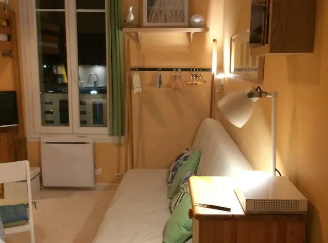 Les Pieds Dans L'eau